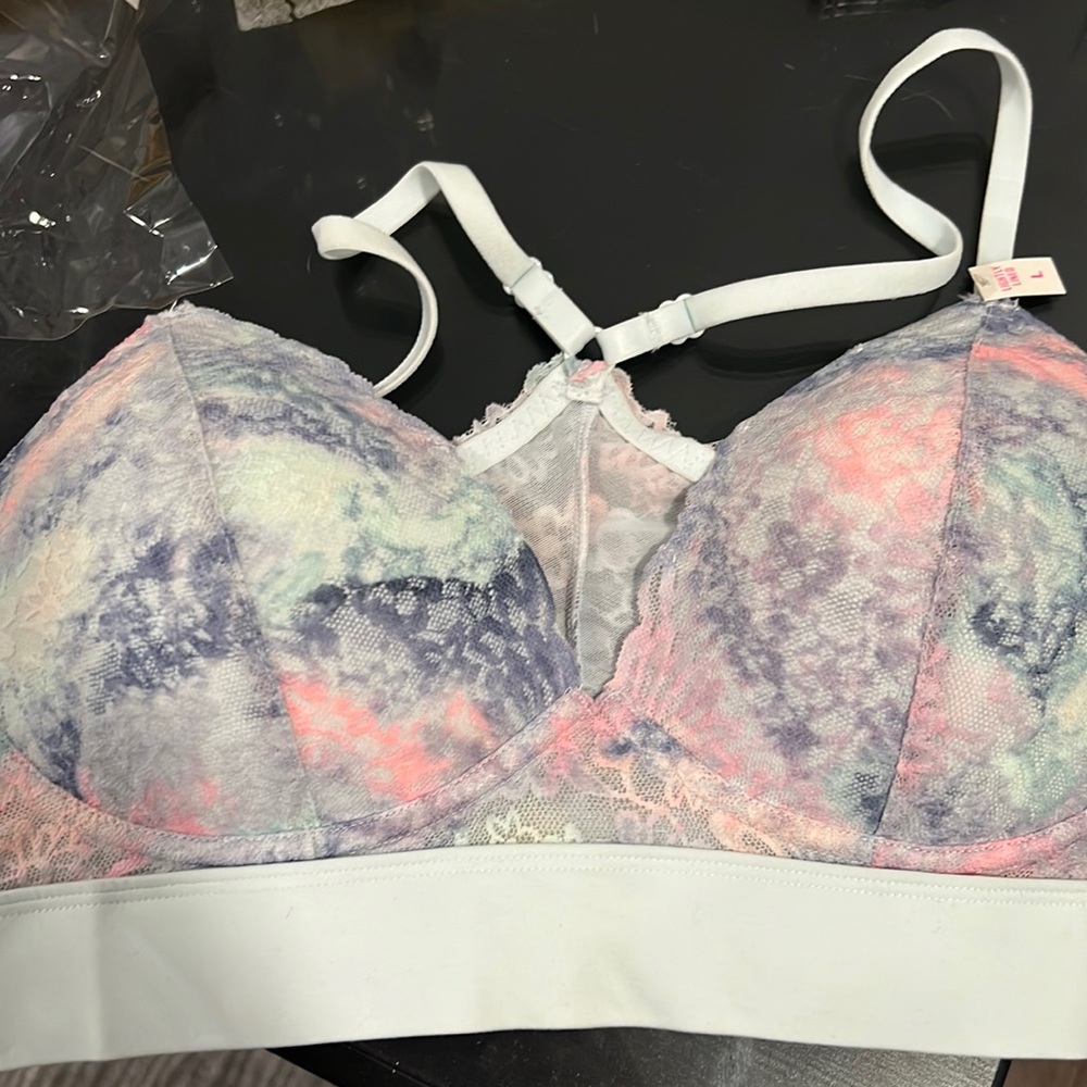 PINK Victoria's Secret Multicolor Blue Lined  Racerback Bralette Size Large NWT